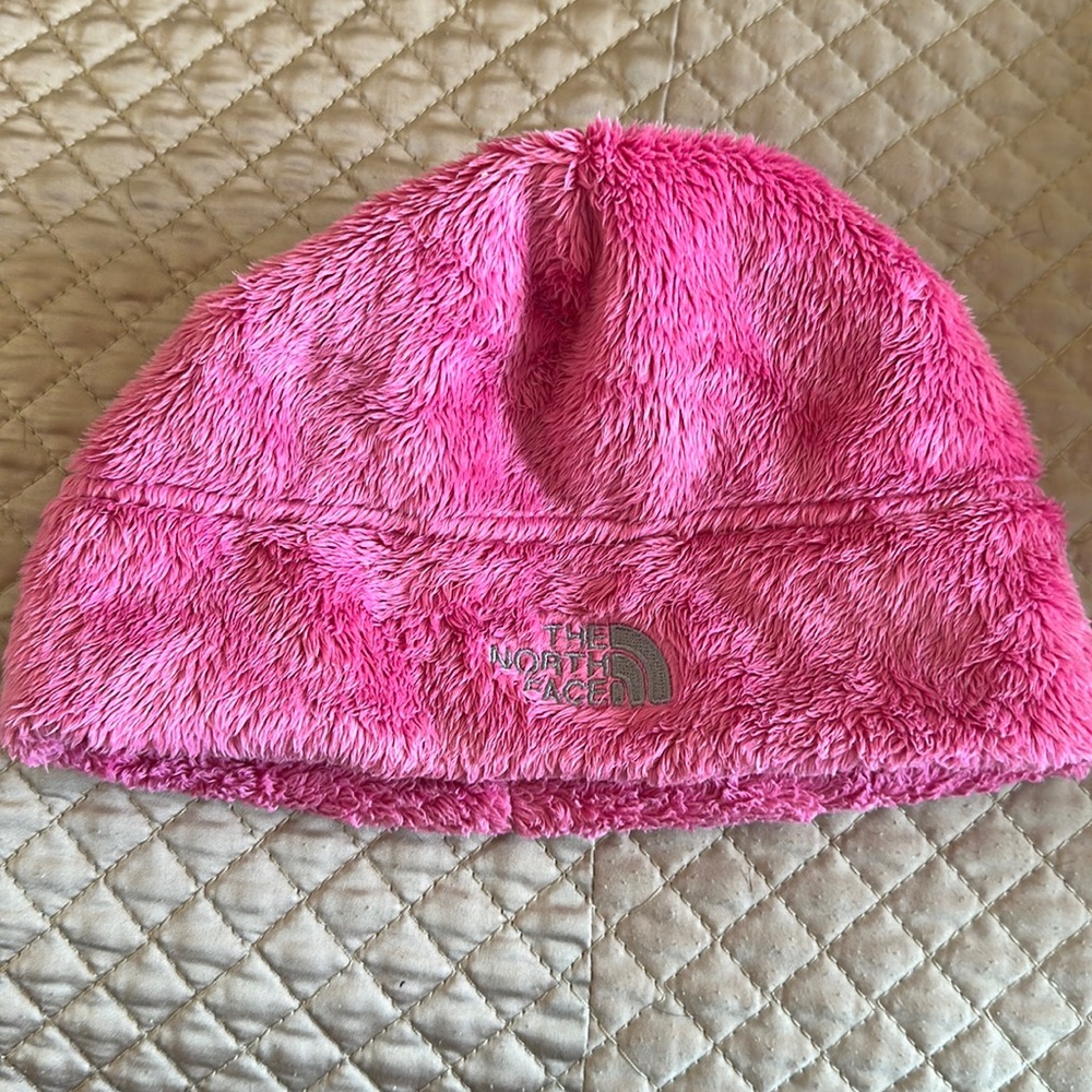 Girls pink northface hat